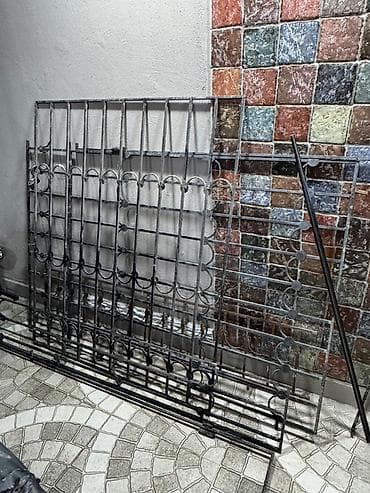 pencere jaluzi: Qiymət - 20 AZN Rişotka (dəmir barmaqlıq) satılır, çox ağır və — 2