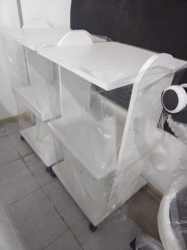 Etejerka kosmetoloji arabalarlar. portativ aparatlar və diger