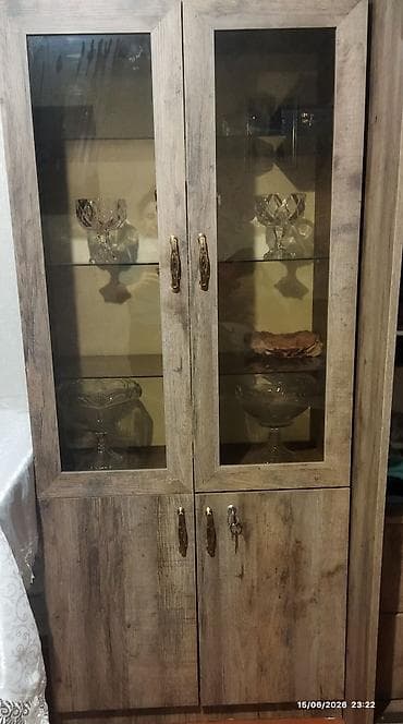 Vitrinli bufet şkaf - Material: ağac fakturalı laminat gövdə, şüşə lalafo.az -da Vitrinli bufet şkaf - Material: ağac fakturalı laminat gövdə, şüşə