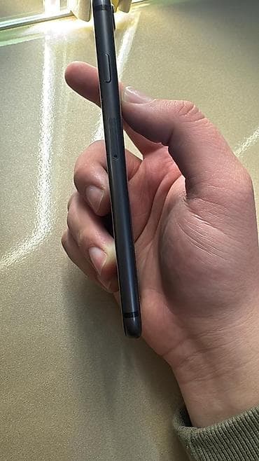 kredit telefonlar ayfon: IPhone 8, 64 GB, Qara, Barmaq izi — 3