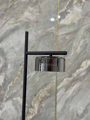 Stol lampaları: Zərif və minimalist görünüşə sahib olan torşer modelimiz. Hündürlüyü — 10