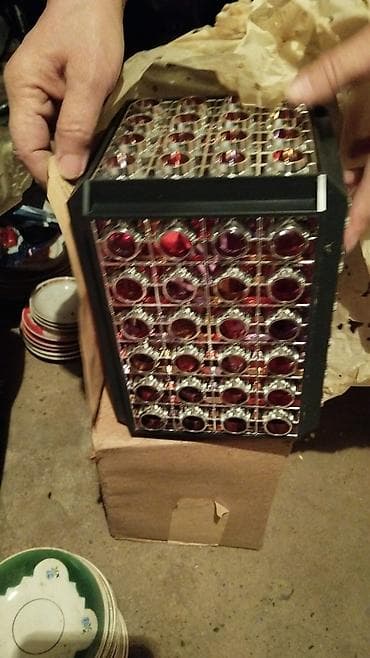 Vazalar: Məhsul: Qırmızı/bənövşəyi şüşə linzalı dekorativ divar/asma işıq — 1