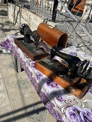 Məhsul: Köhnə tip mexaniki tikiş maşınları (2 ədəd) Təsvir: - — 2