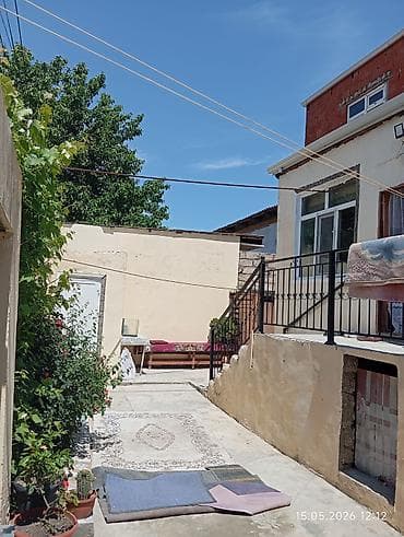 Əmircan qəs. 3 otaqlı, 200 kv. m, Orta təmir