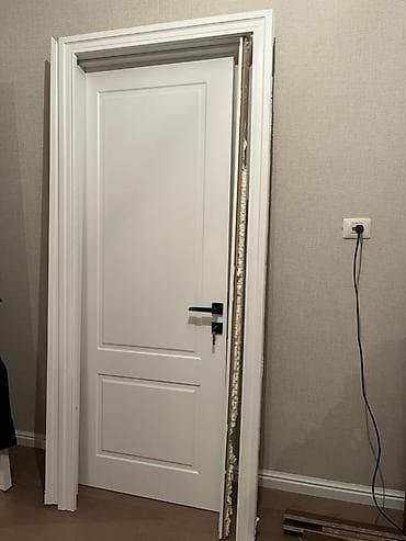 Ağ rəngdə daxili otaq qapısı – klassik dizayn - Material: MDF/taxta