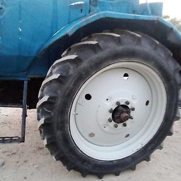 kamaz ehtiyat hiseleri: Belarus təkərli traktor - Korpus və kabin: tam ölçülü kabin, qabaqda — 3