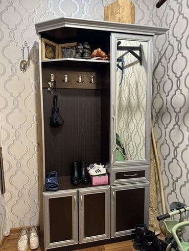 Açılan, Künc dolab, Dəhliz dolabı