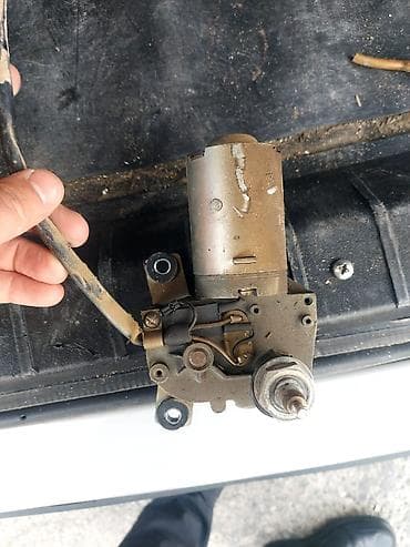 lada vaz 2101: Avtomobil arxa şüşə silgisi üçün elektrik mühərriki (reduktorlu). niva — 2