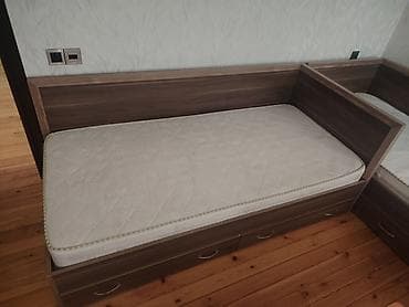 Oğlan və qız üçün, Təknəfərlik çarpayı