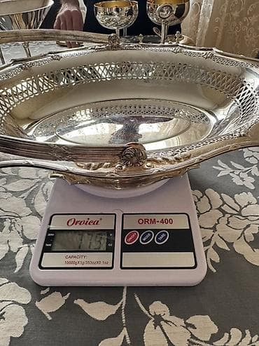 Столовые приборы: Gümüş süfrə aksessuarları dəsti Tərkib və xüsusiyyətlər: - Böyük — 3