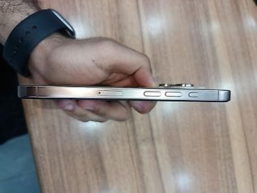 iphobe se 2016: IPhone 16 Pro, 128 GB, Natural Titanium, Face ID — 3