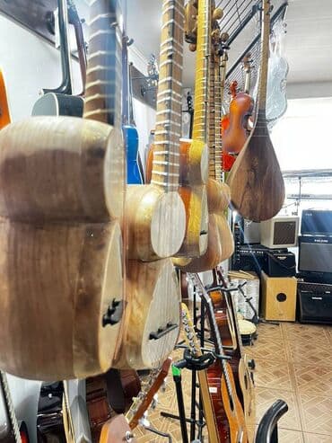 gitara mahnilari turk: Tarlar Tar, uzun saplı; İran, Azerbaycan, Türkiye'de kullanılan telli — 7