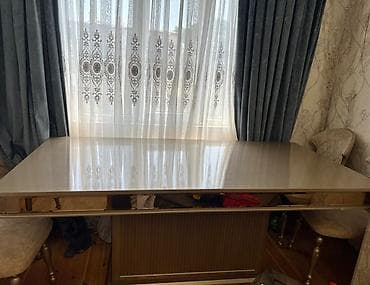 Tek masa 150azn. Acilmir. Boyuk oldugu ucun satilir. Unvan 8ci — 1