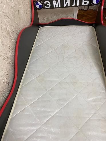 o7 sekilleri: Balaca yeniyetmə üçün maşın formalı çarpayı - Dizayn: Yan panellərdə — 2