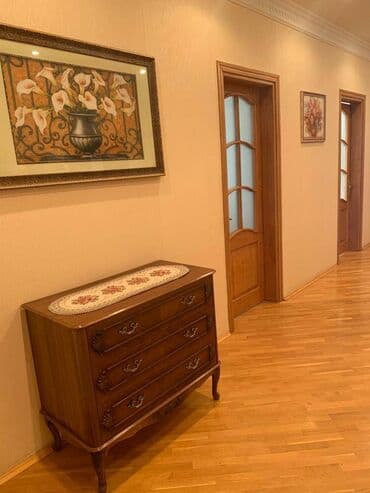 bina az musfiq qesebesi kohne tikili: 200 kv 4 otaqlı tam əşyalı mənzil kirayə verilir. 6-cı paralel, metro — 6