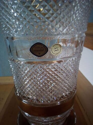 məxmər gülü: Bir vaza, Xrustal — 3