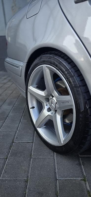 qara disk: Mercedes-Benz E-Class: 3.2 l | 2000 il Sedan — 5