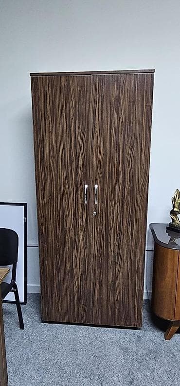 kreditle kombi: Ofis mebel dəsti Tərkib: - Geniş iş masası: Təbii taxta teksturalı — 4