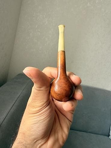 Tənbəki İtalya brendidir, briar ağacınan hazırlanıb. Briar olduğu — 6