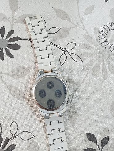 titan saat: Qol saatı — 3