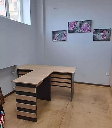 Yeni, Müdir üçün, Dördbucaq masa