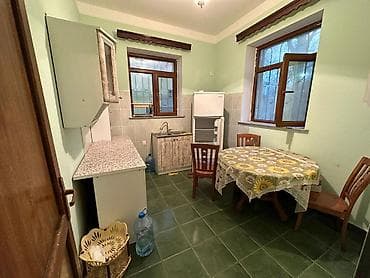 bileceri heyet evi: 12 otaq, 250 kv. m, Orta təmir — 9