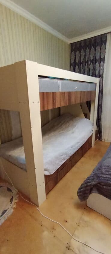 Oğlan və qız üçün, Çarpayı, Matras ilə, Siyirməsiz, Taxta