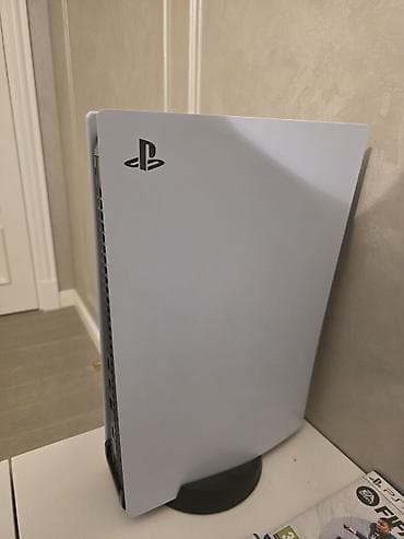 cd disk: PlayStation 5 konsolu + 6 oyunlar Məhsul: - Sony PlayStation 5 — 1