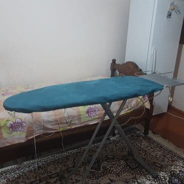 вешалка настенная для одежды: Ütü masası - Metal səthli, buxarın rahat keçməsi üçün çoxsaylı deşikli — 1