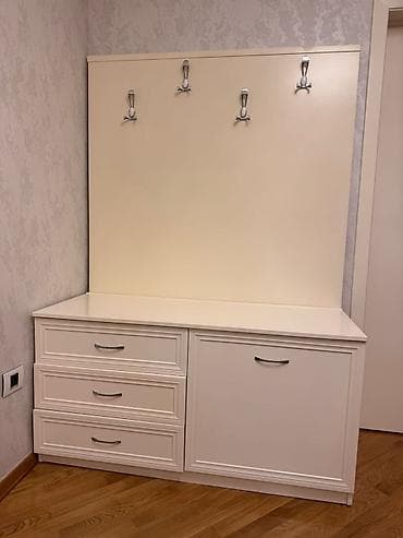 işlənmiş dəhliz dolabı: Dehliz dolabı 130 Azn❗böyük ölçüde tep tezedir Ünvan Nefçilər — 1