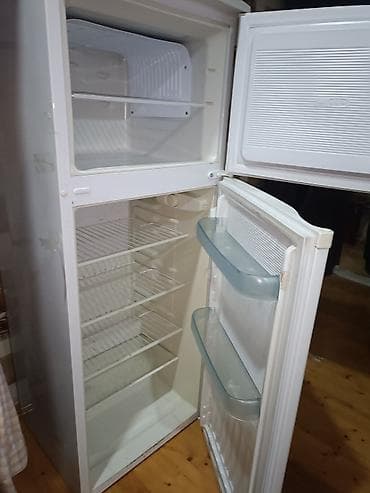 cexol satışı: İki bölməli soyuducu Xüsusiyyətlər: - Üst hissədə ayrıca dondurucu — 3