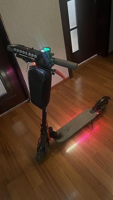 elektrikli saat: İşlənmiş Elektrik samokat 8", 251 - 350 Vt, 26 - 35 km/s — 1