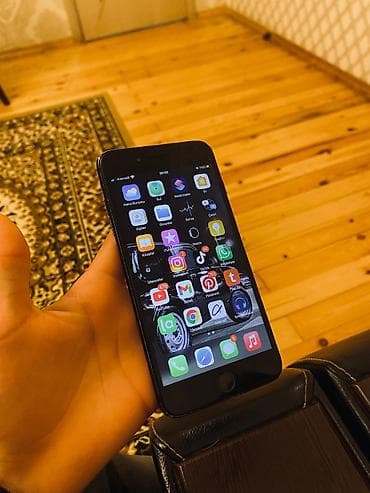 i̇pone 13: IPhone 7 Plus, 32 GB, Jet Black, Barmaq izi — 2