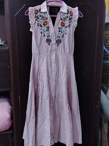 Zolaqlı yay donu - Model: yaxalıqlı, düyməli, qolsuz (büzgülü qısa