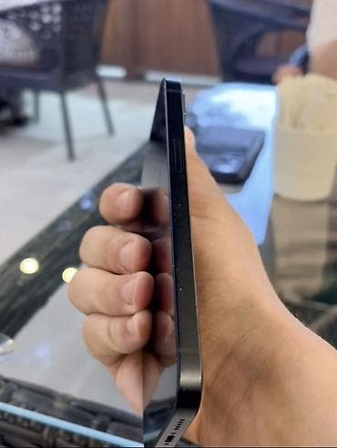 Техника и электроника: IPhone 13, Черный — 2