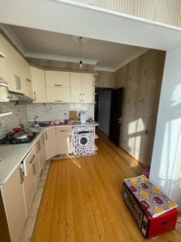 kiraye ev ehmedlide: Evde 4-telebe qiz var ve 1-telebe qiza etyac var elani etrafli oxuyub — 4