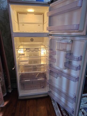 su dispenserləri: İşlənmiş 2 qapılı Beko Soyuducu Satılır, rəng - Gümüşü, Dispenserli — 7