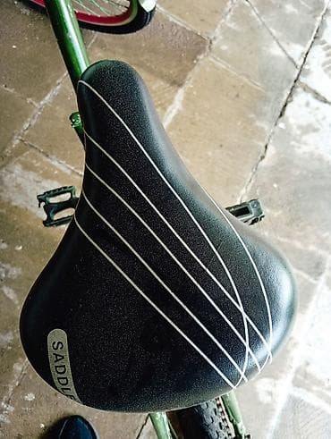 yığılmış velo: Velosiped oturacağı – “Saddle” model - Rəng: qara, üzərində ağ xətt — 1