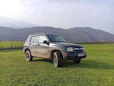 Chevrolet Tracker SUV - Kuzov: 5 qapılı, qara rəng - Tam ötürücülü