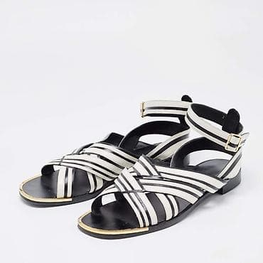 Basanoşka və səndəllər: Oginal Salvatore Ferragamo dəri sandal — 1