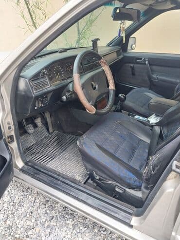 retro avtomobil satışı: Mercedes-Benz sedan, qızılı/rəngli kuzov, 4 qapı, qabaqdan ulduz — 3