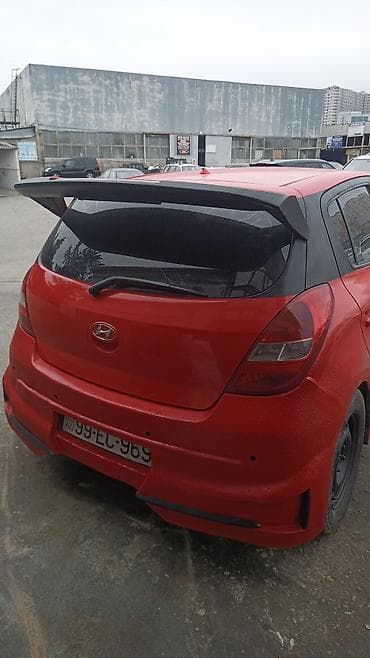 Avtomobil satışı: Hyundai i20, hetçbek, qırmızı rəngdə, vizual tüninq paketli. Xarici — 5