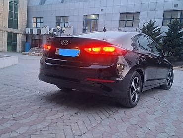 lada vaz 2111: Hyundai Elantra sedan – qara rəngli, şəhər və tras üçün qənaətcil və — 7