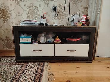 qar adamı: İşlənmiş, Düz TV altlığı, Polkalı, Laminat, Türkiyə — 1