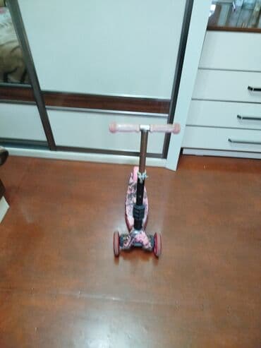 трюковой самокат в бишкеке: Uşaq skuterı – 3 təkərli model - Rəng: çəhrayı və qara naxışlı gövdə — 2
