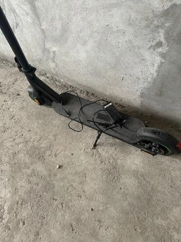 nergiz necef listening 1: Acer elektrik skuteri - Brend: Acer - Rəng: qara, yaşıl vurğular - — 6