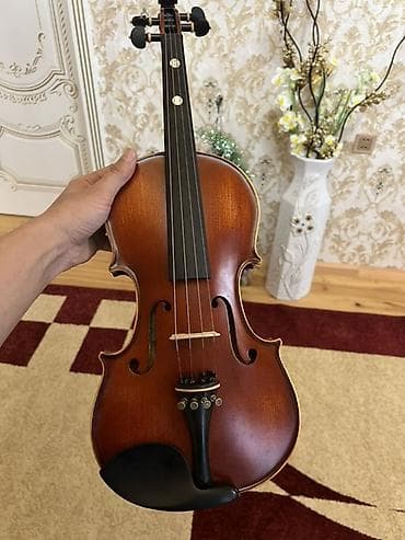 zerb aletleri: Skripka dəsti – 4/4 ölçü Tam komplekt: - 4/4 ölçülü skripka (tam — 2