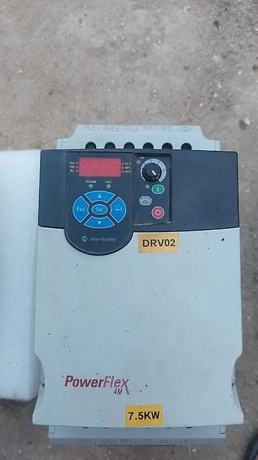 kompressor 100: Allen-Bradley PowerFlex 4M frekans çeviricisi (VFD) - Model — 1