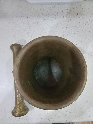 Qədmi HƏVƏNG dəsti. Çoxdanın malıdır. Hündürlüyü 16sm, diametri 15,5 lalafo.az -da Qədmi HƏVƏNG dəsti. Çoxdanın malıdır. Hündürlüyü 16sm, diametri 15,5