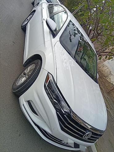 chevrolet stop: Volkswagen Jetta: 1.4 l | 2020 il Sedan — 4